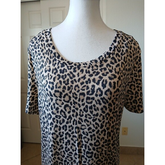 FREE KISSES Womens Blouse Top Animal‎ Print Short Sleeve Round Neck 1X Safari - Picture 7 of 14